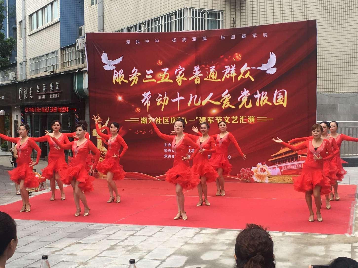 河北北戴河:法治宣讲进大集 “烟火气”里送平安